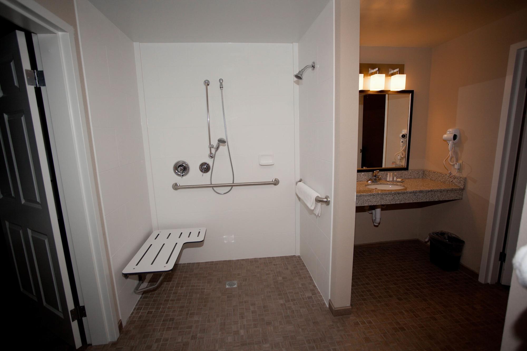 Baymont By Wyndham Erie Hotel Kearsarge Exterior photo