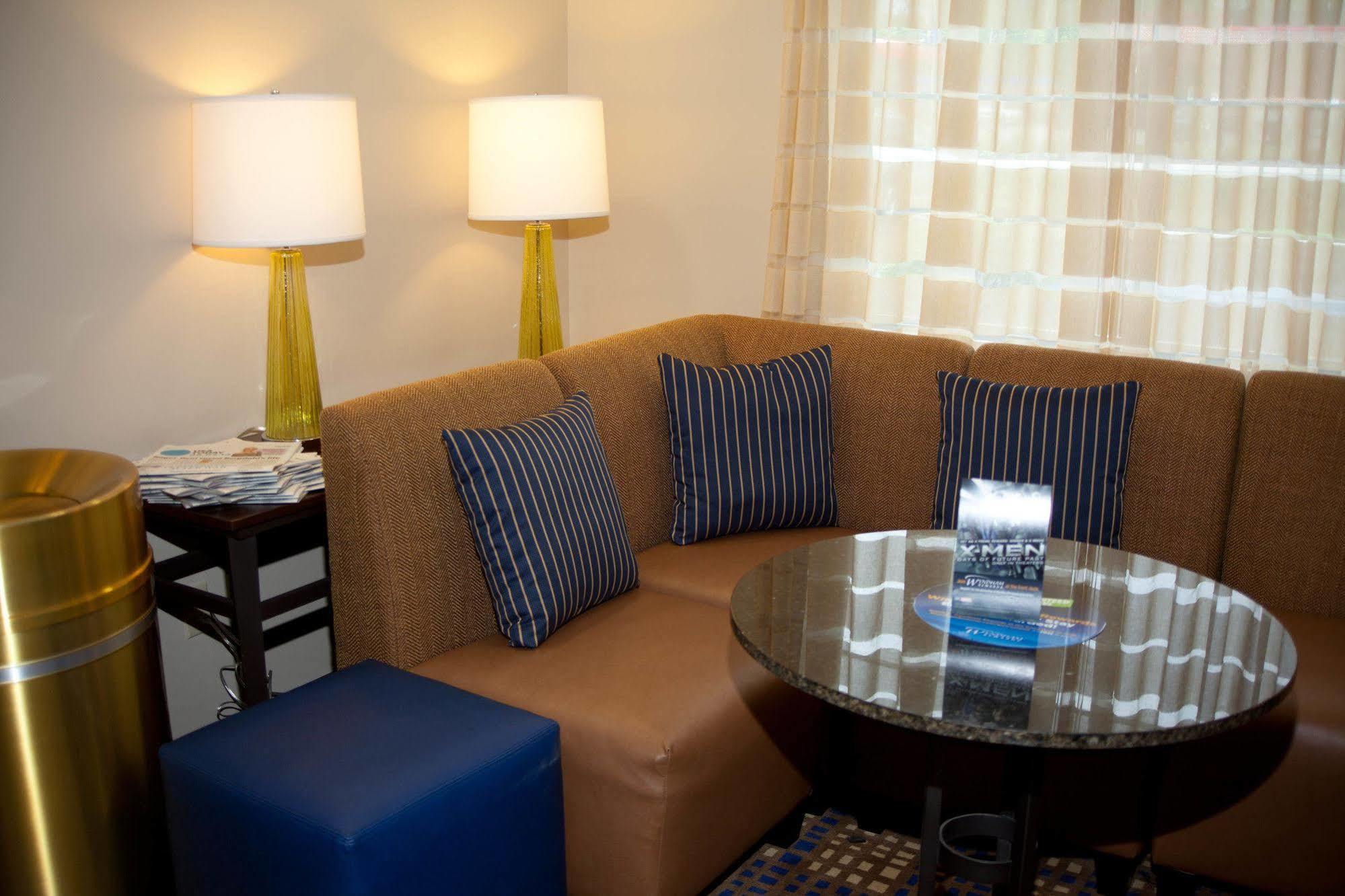 Baymont By Wyndham Erie Hotel Kearsarge Exterior photo