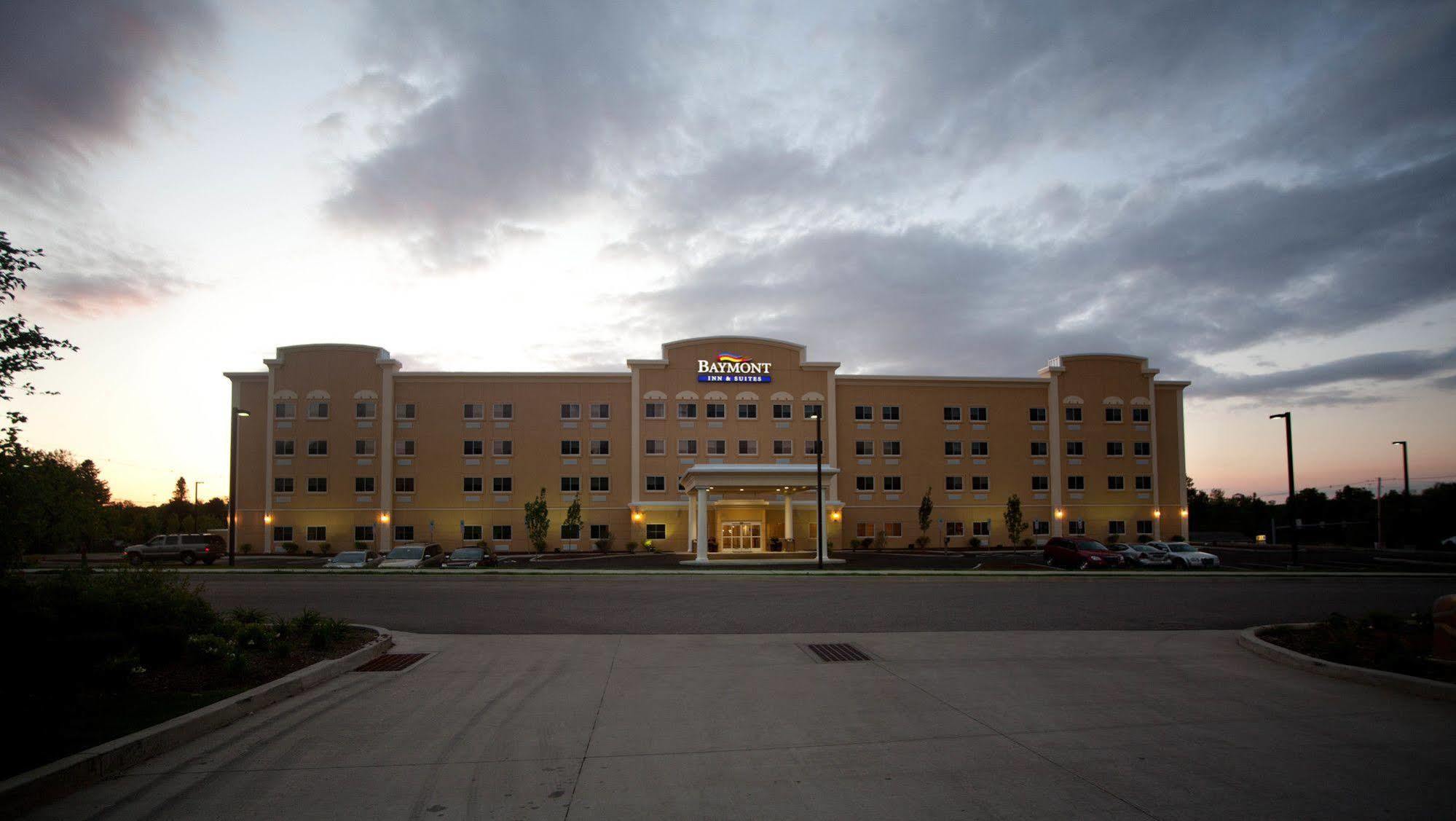 Baymont By Wyndham Erie Hotel Kearsarge Exterior photo